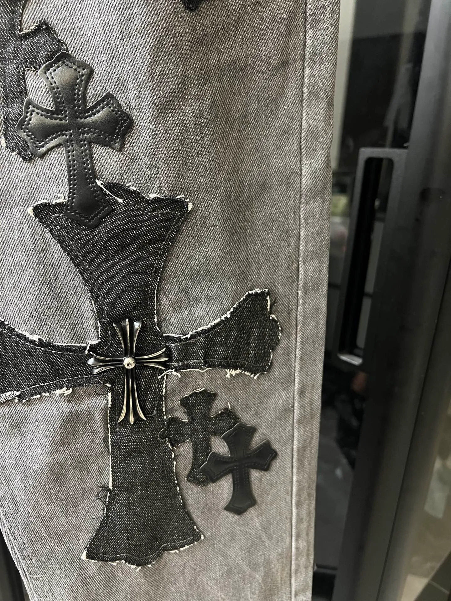 P290 [Next day] Chrome Hearts/Chrome Hearts 25Ss CH Large Cross Limited Gray Cow King Jeans (Gray) Size: 30 32 34 36 (corresponds to m-xxl) Detailed sizes can be found in Figure 9